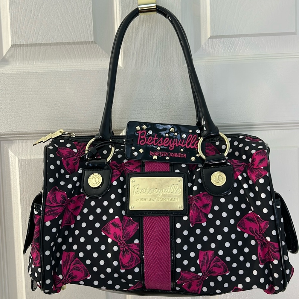 Betsey Johnson  White Polka Dot Pink Bow Tie Betsey Black Satchel EUC